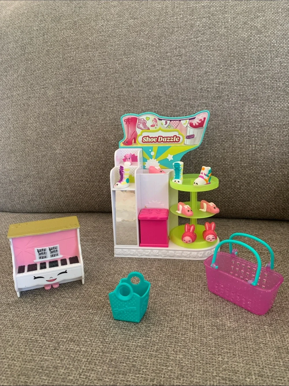 Shopkins Playset Accessories and Figures